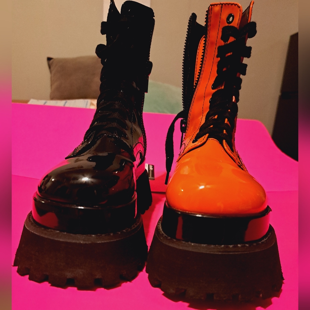 Dolls Kill | Color Me Haunted Mismatch Orange & Black Boots | Size: 6M